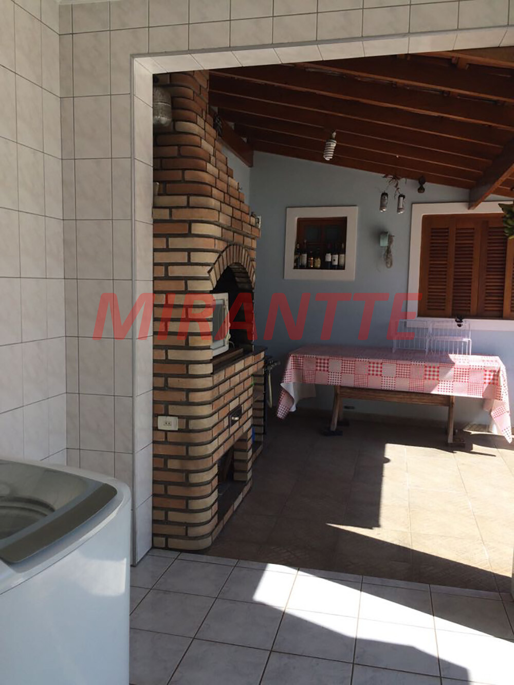 Sobrado de 270m² com 4 quartos em Vila Nivi