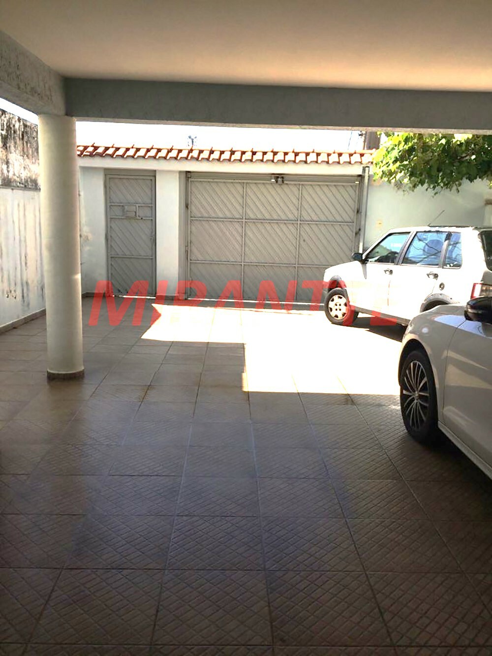Sobrado de 270m² com 4 quartos em Vila Nivi