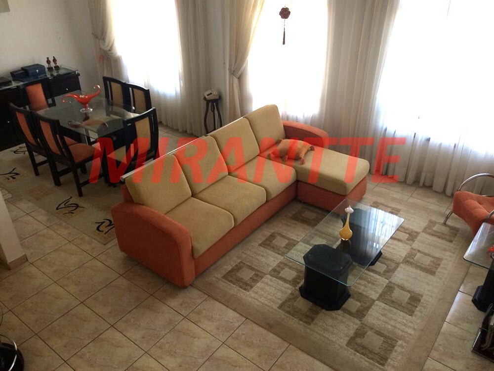 Sobrado de 270m² com 4 quartos em Vila Nivi