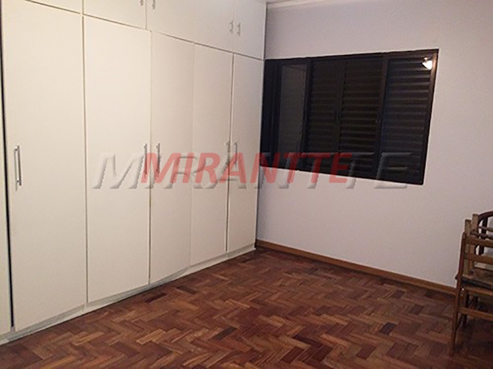 Sobrado de 210m² com 3 quartos em Santana