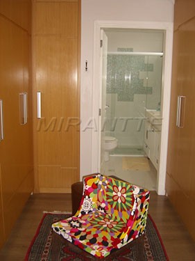 Apartamento com 3 quartos em Água Fria