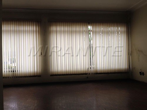 Sobrado de 490m² com 3 quartos em Tremembe