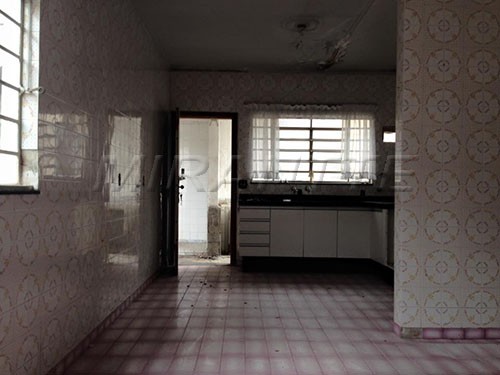 Sobrado de 490m² com 3 quartos em Tremembe