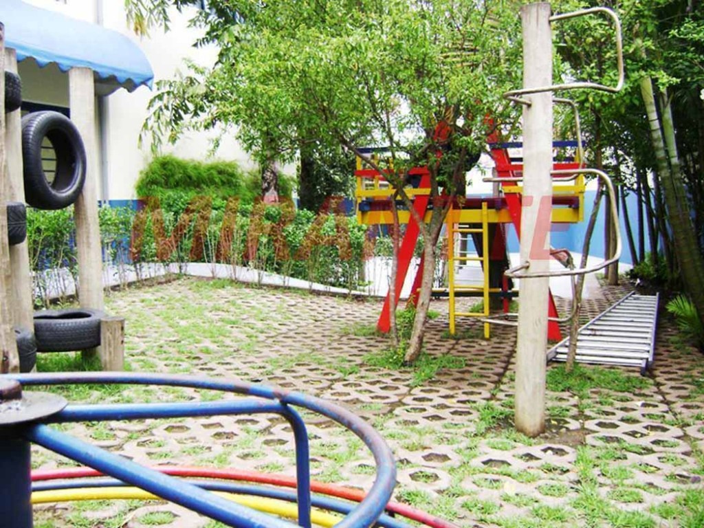 Comercial de 1402m² em Jardim Analia Franco