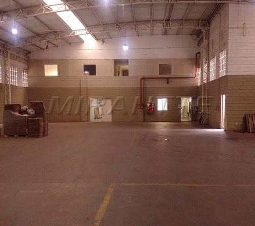 Galpao de 1525m² em VILA SANTA LUZIA