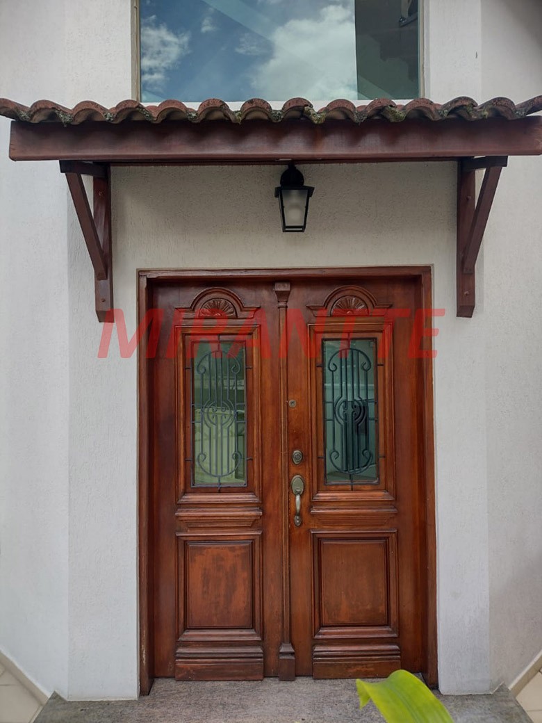 Sobrado de 283m² com 3 quartos em Água Fria