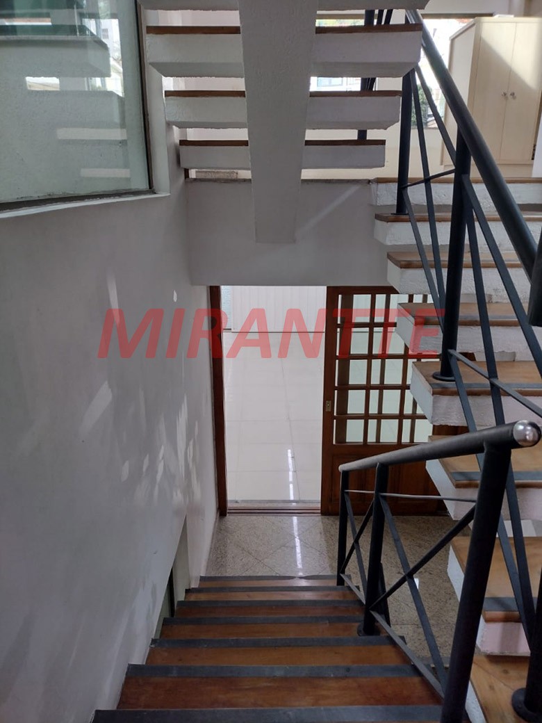 Sobrado de 283m² com 3 quartos em Água Fria