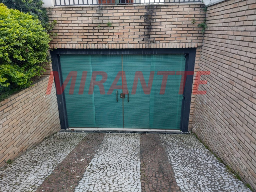 Sobrado de 283m² com 3 quartos em Água Fria