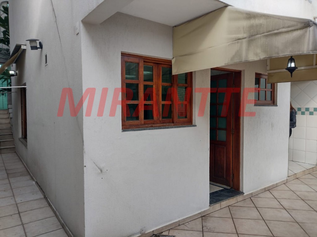 Sobrado de 283m² com 3 quartos em Água Fria