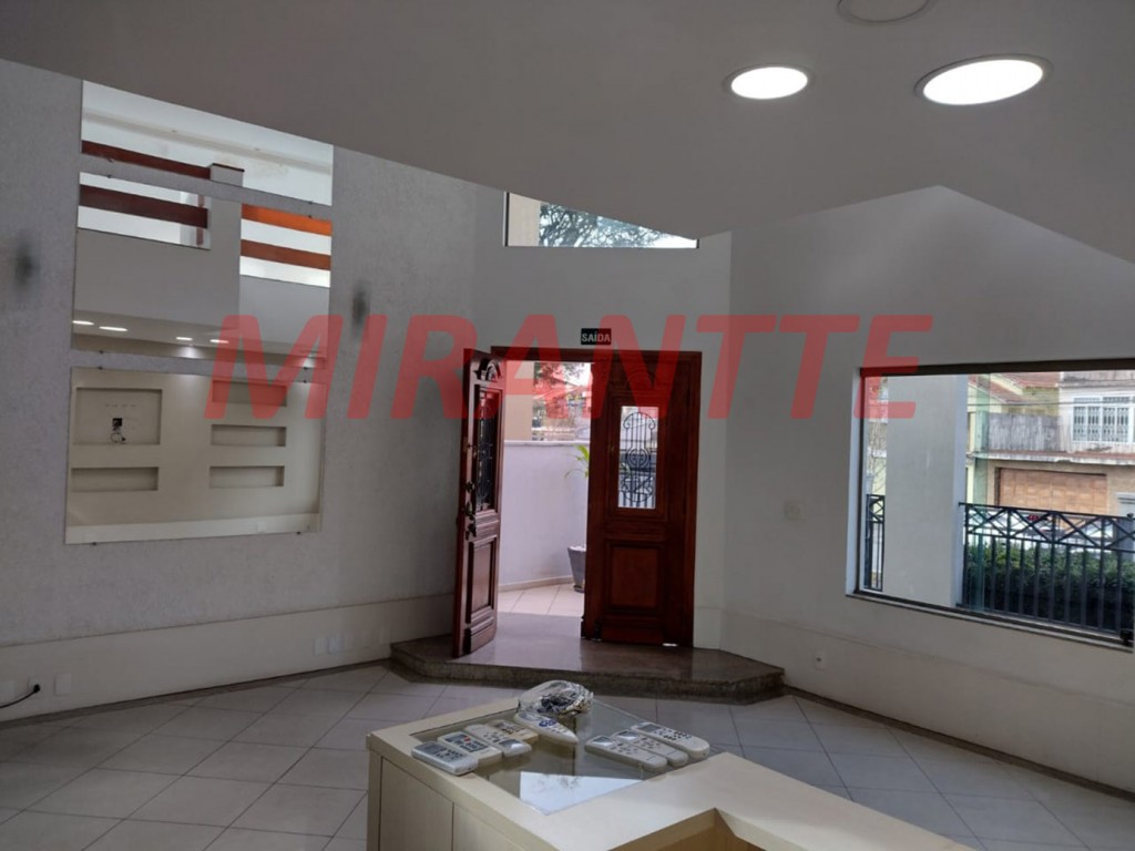 Sobrado de 283m² com 3 quartos em Água Fria