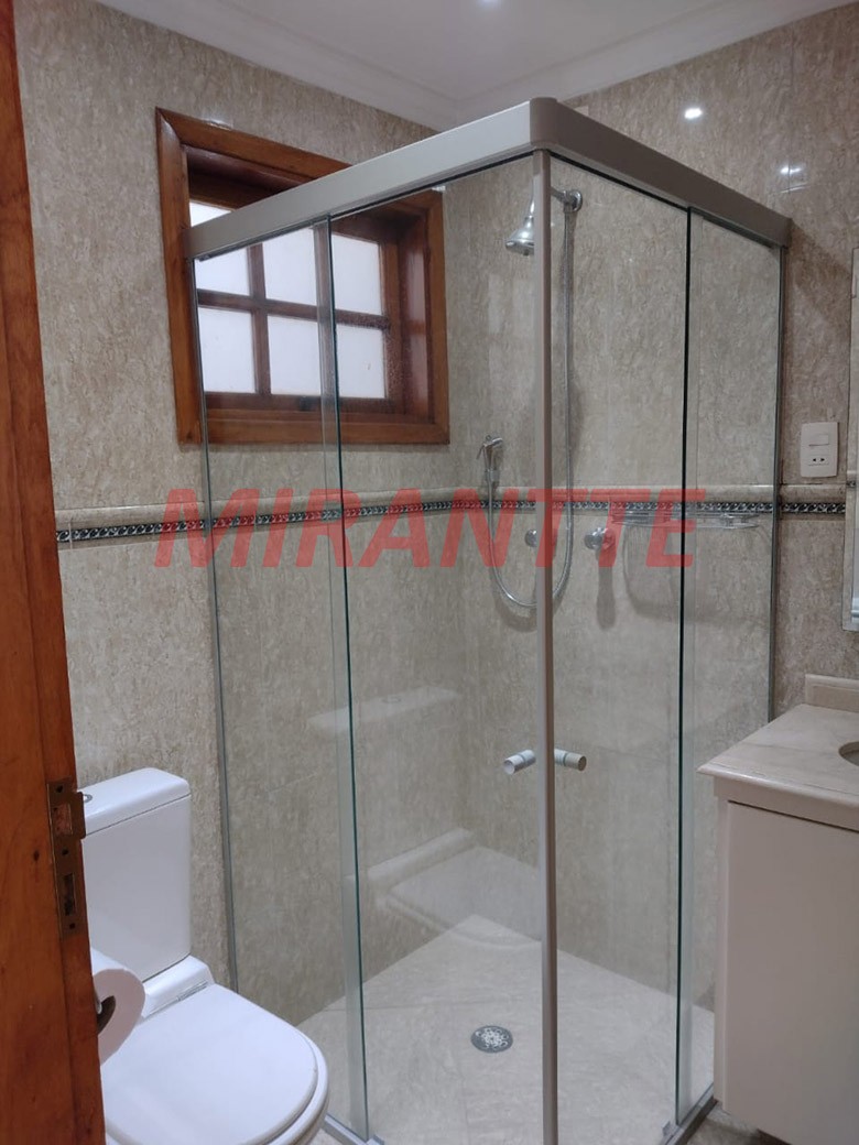 Sobrado de 283m² com 3 quartos em Água Fria