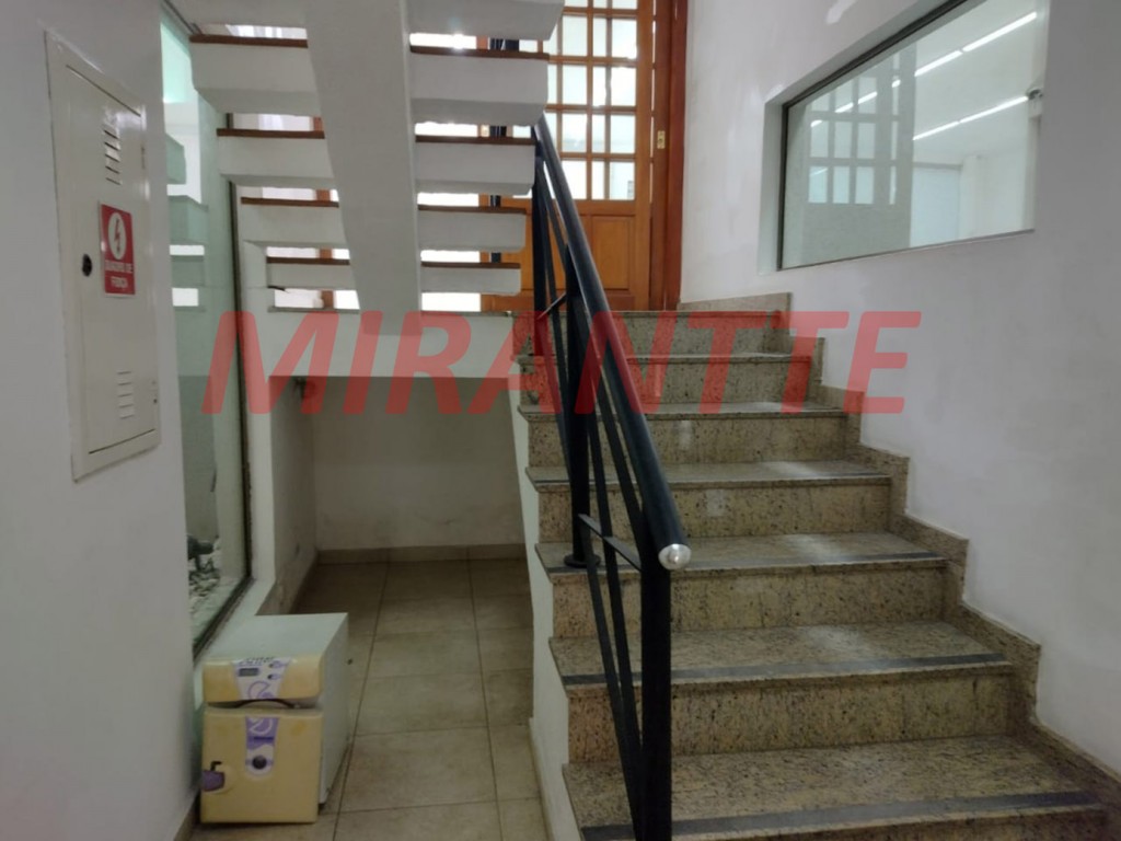 Sobrado de 283m² com 3 quartos em Água Fria