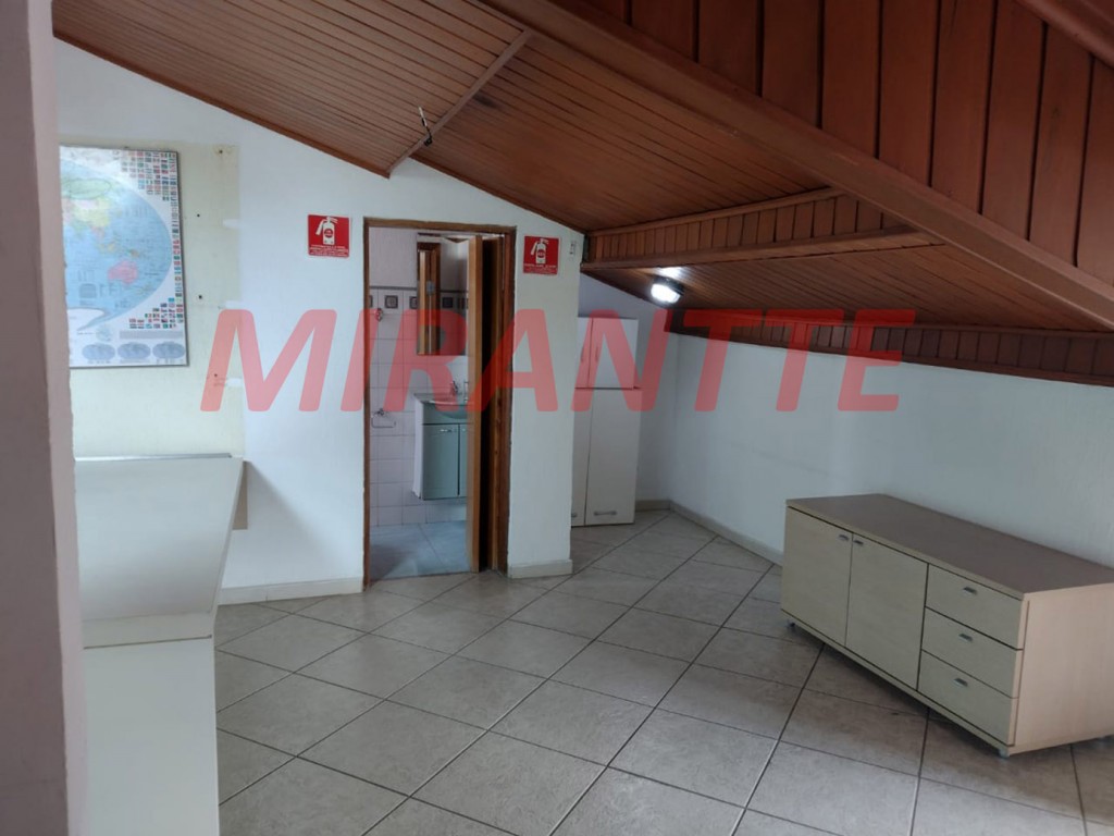 Sobrado de 283m² com 3 quartos em Água Fria