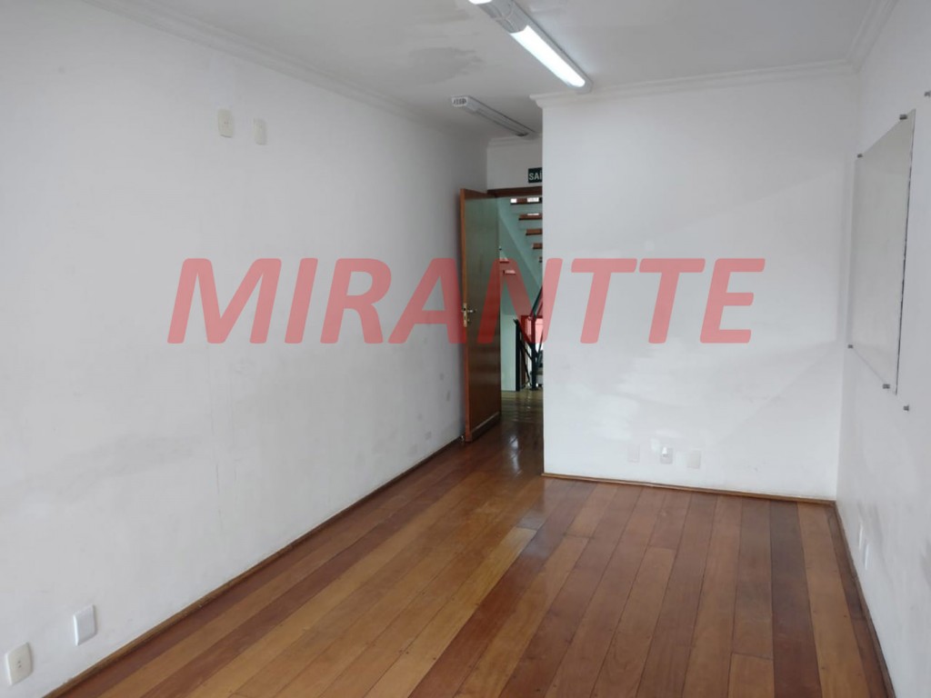 Sobrado de 283m² com 3 quartos em Água Fria