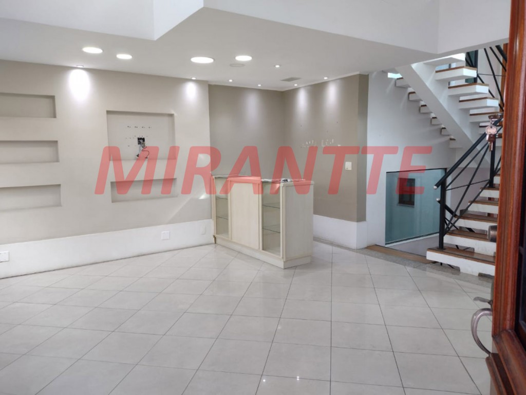 Sobrado de 283m² com 3 quartos em Água Fria