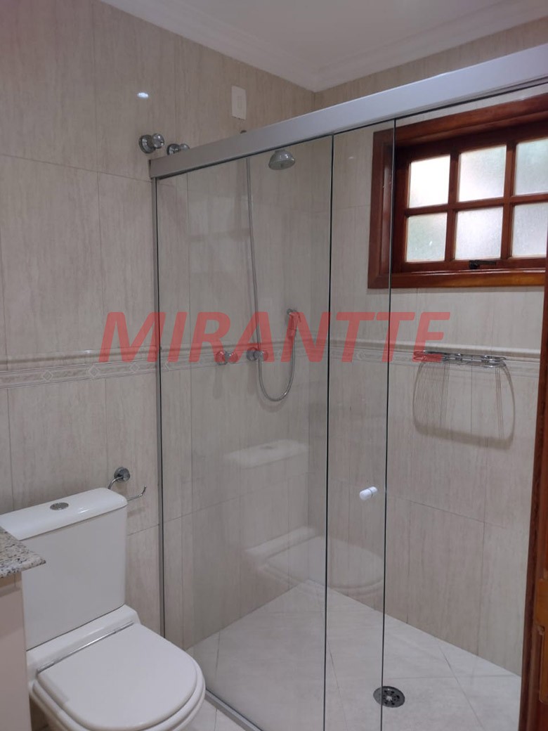 Sobrado de 283m² com 3 quartos em Água Fria
