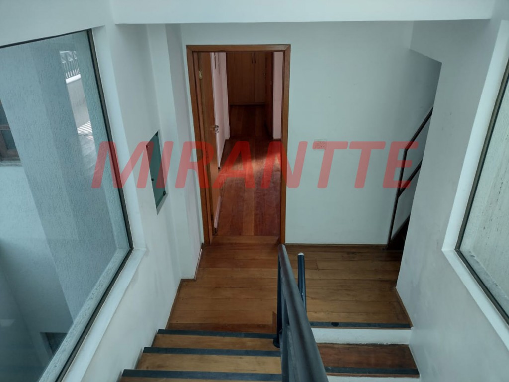 Sobrado de 283m² com 3 quartos em Água Fria