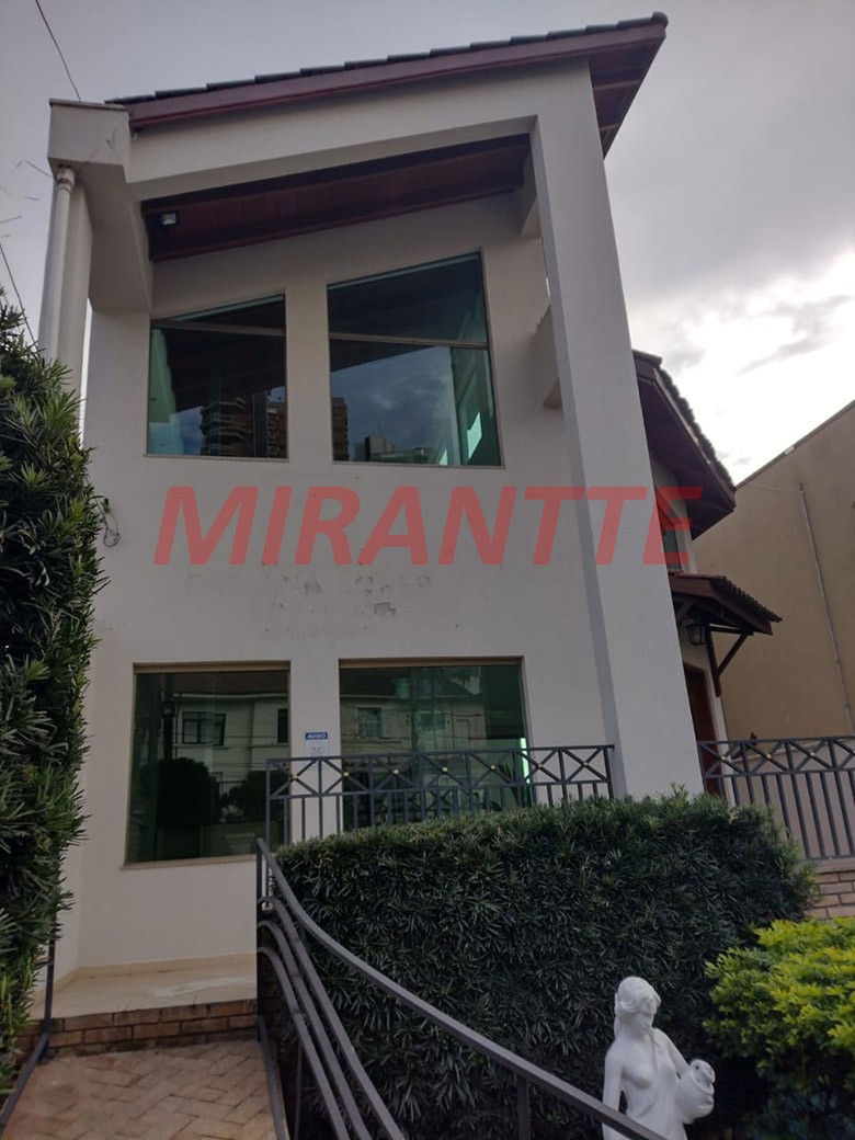 Sobrado de 283m² com 3 quartos em Água Fria