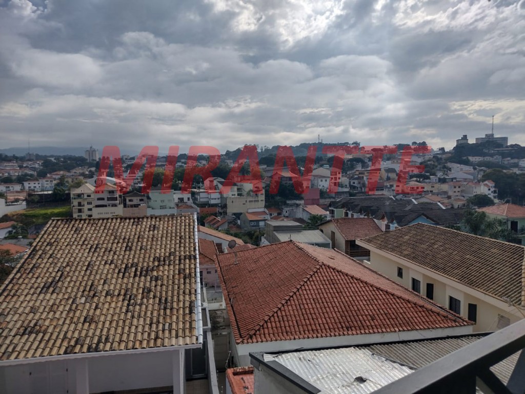Sobrado de 283m² com 3 quartos em Água Fria