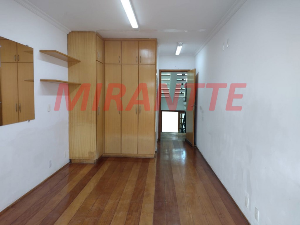 Sobrado de 283m² com 3 quartos em Água Fria