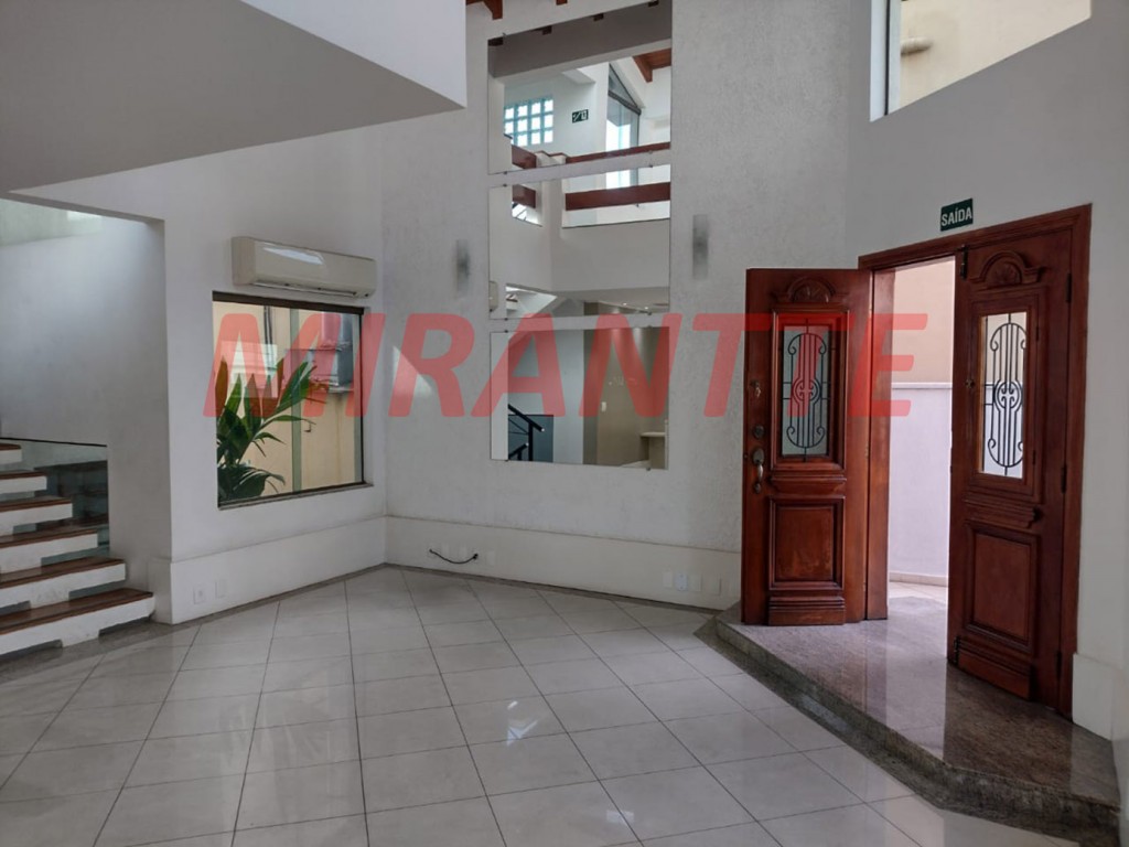 Sobrado de 283m² com 3 quartos em Água Fria