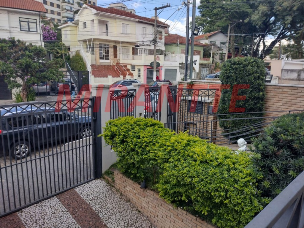 Sobrado de 283m² com 3 quartos em Água Fria