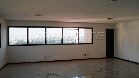 Conjunto comercial em Santana