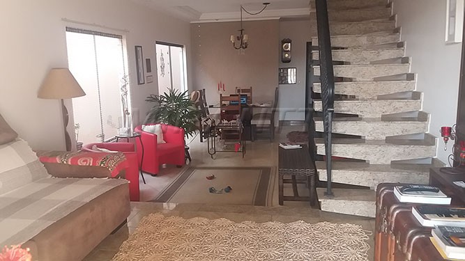 Sobrado de 168m² com 3 quartos em Parada Inglesa