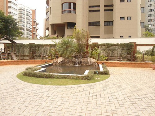 Apartamento de 270m² com 4 quartos em Morumbi
