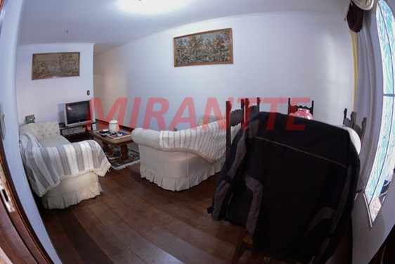 Sobrado de 290m² com 4 quartos em Tremembe