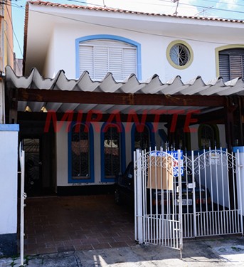 Sobrado de 290m² com 4 quartos em Tremembe