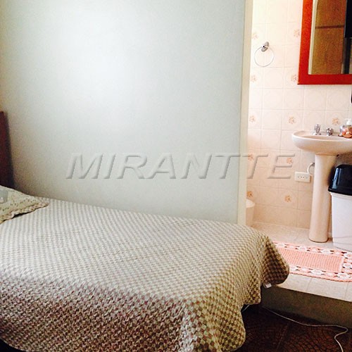 Casa terrea de 400m² com 2 quartos em Vila Mazzei