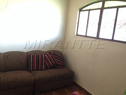 Casa terrea de 400m² com 2 quartos em Vila Mazzei