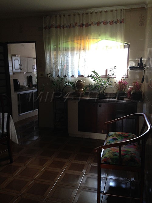 Casa terrea de 400m² com 2 quartos em Vila Mazzei