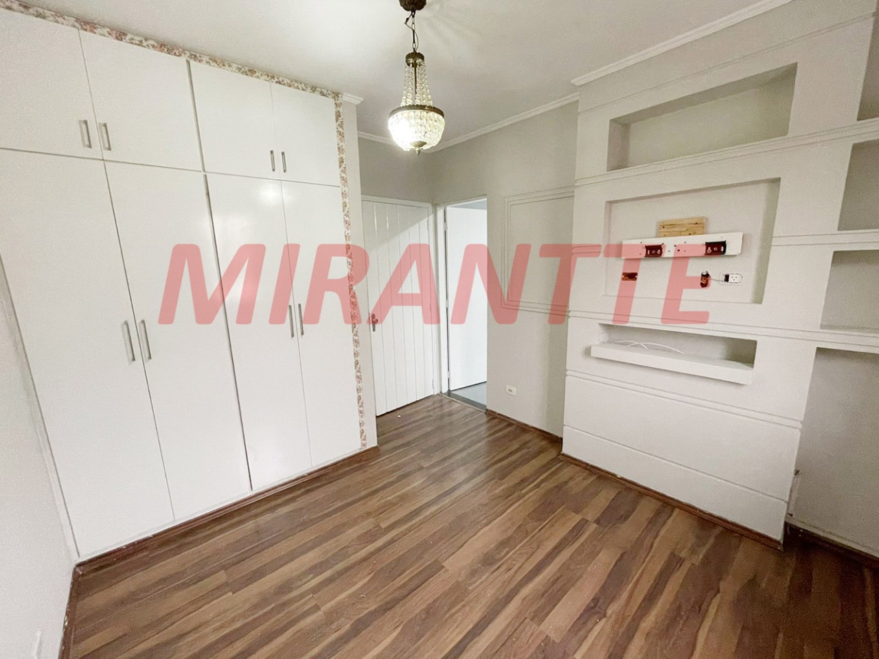 Sobrado de 286m² com 4 quartos em Imirim