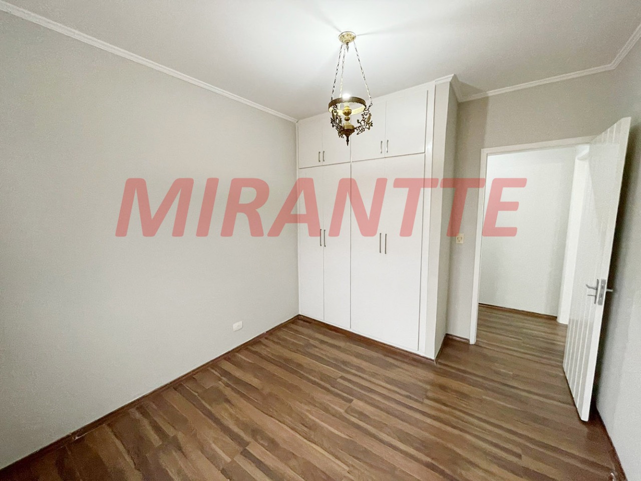 Sobrado de 286m² com 4 quartos em Imirim