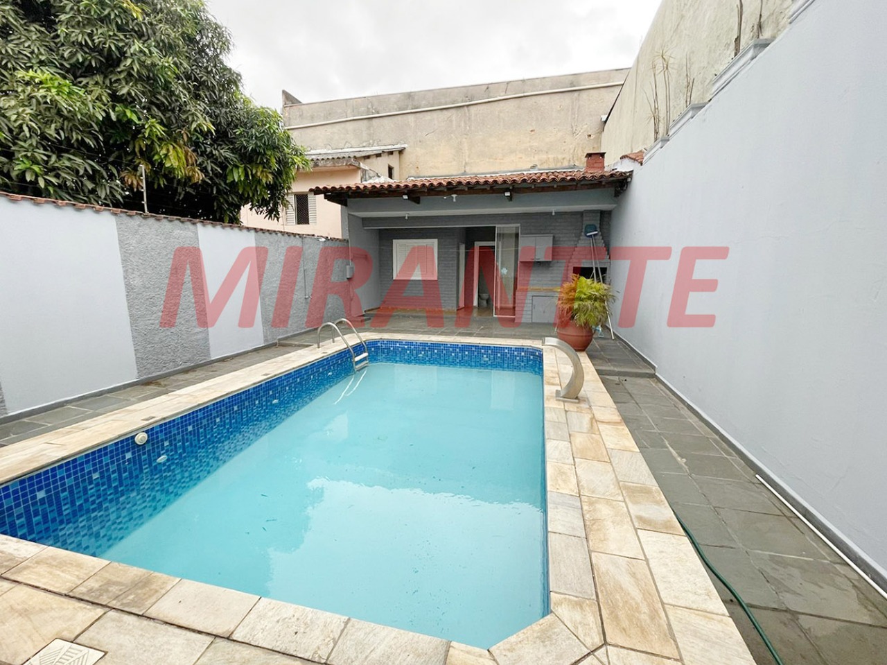 Sobrado de 286m² com 4 quartos em Imirim