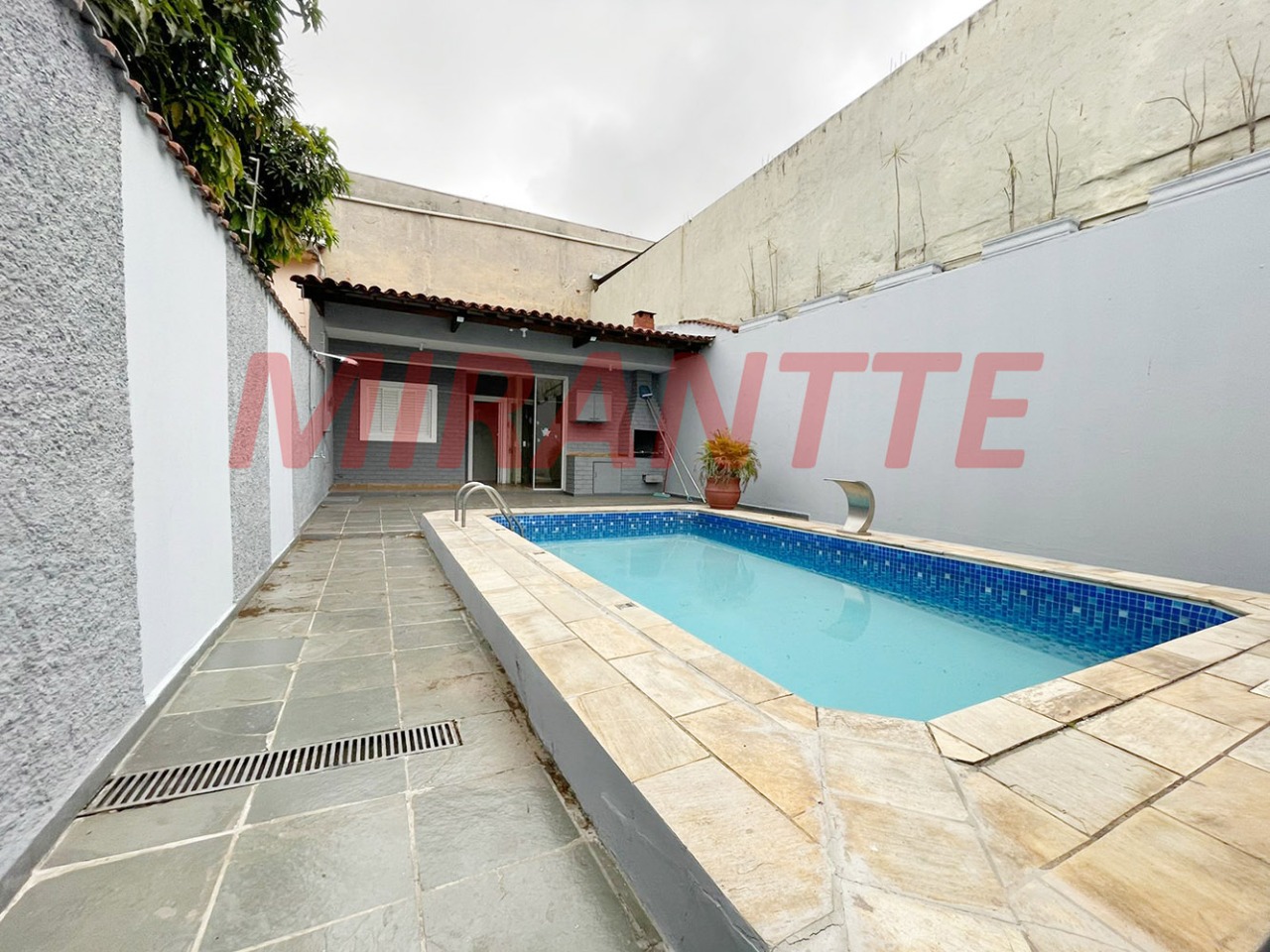 Sobrado de 286m² com 4 quartos em Imirim