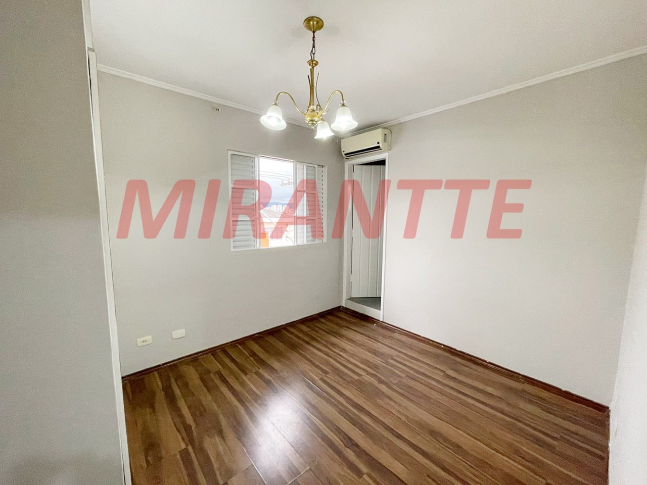 Sobrado de 286m² com 4 quartos em Imirim