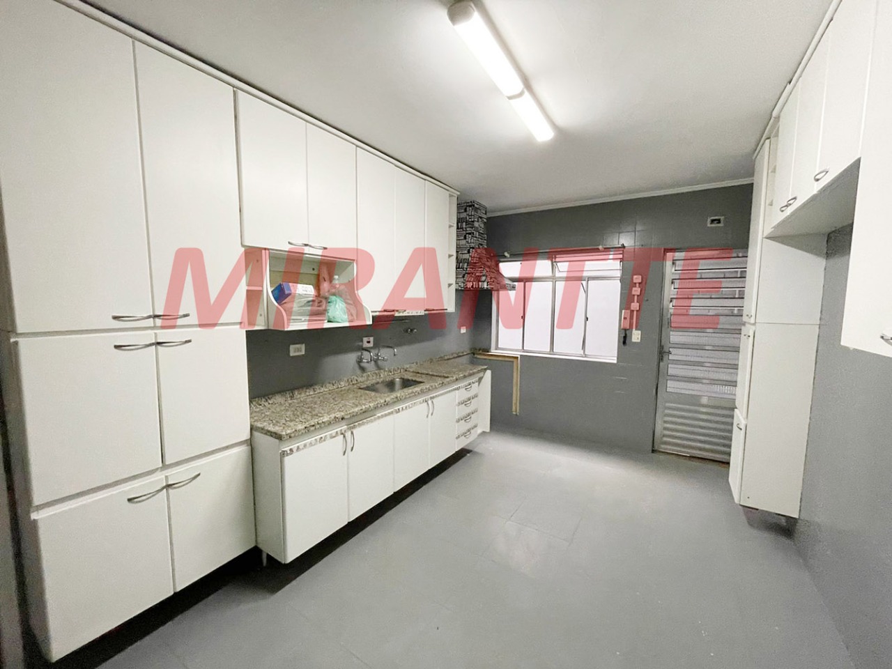 Sobrado de 286m² com 4 quartos em Imirim
