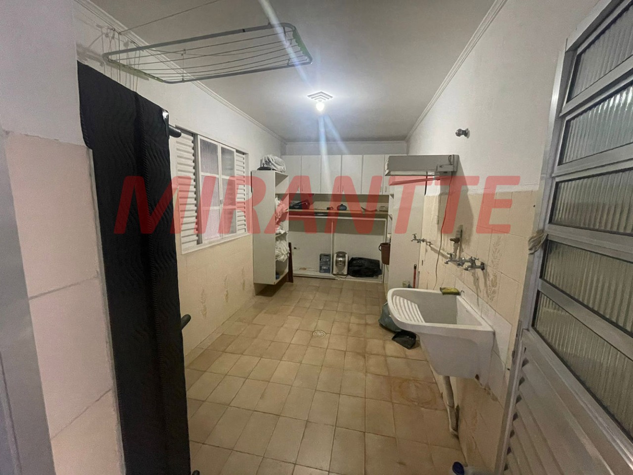 Sobrado de 286m² com 4 quartos em Imirim