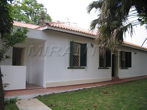 Casa terrea de 250m² com 4 quartos em Horto Florestal