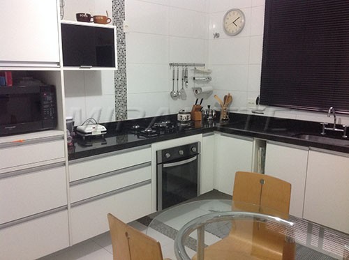 Sobrado de 243m² com 3 quartos em Vila Romana