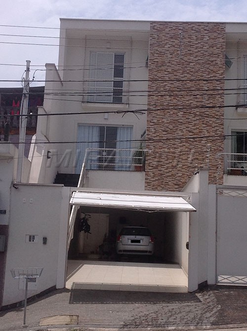 Sobrado de 243m² com 3 quartos em Vila Romana