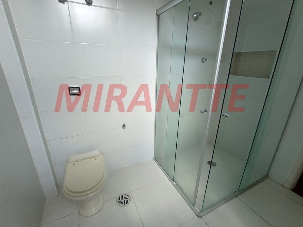 Sobrado de 236m² com 3 quartos em Jardim Floresta
