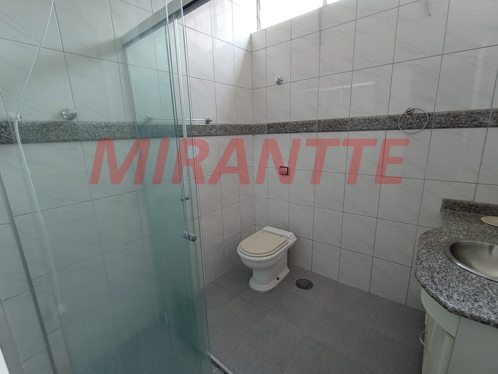 Sobrado de 236m² com 3 quartos em Jardim Floresta