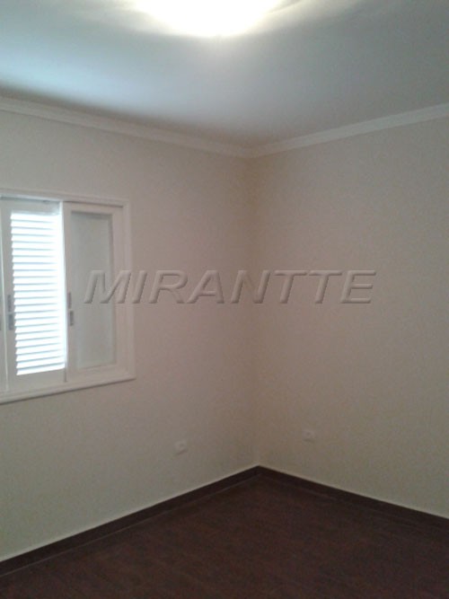 Sobrado de 340m² com 3 quartos em Jardim Virginia Bianca