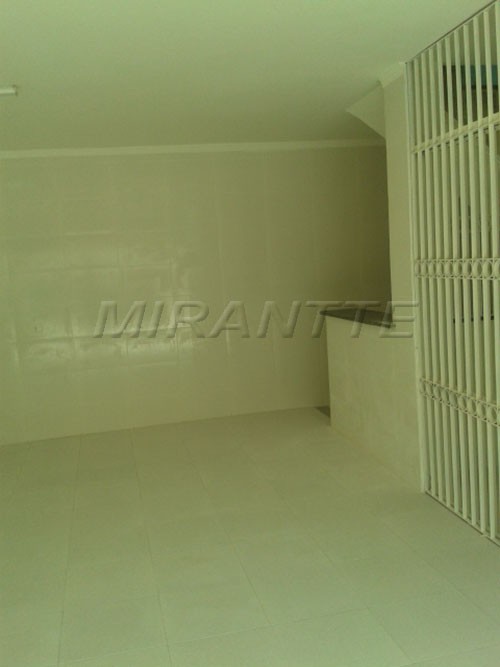 Sobrado de 340m² com 3 quartos em Jardim Virginia Bianca