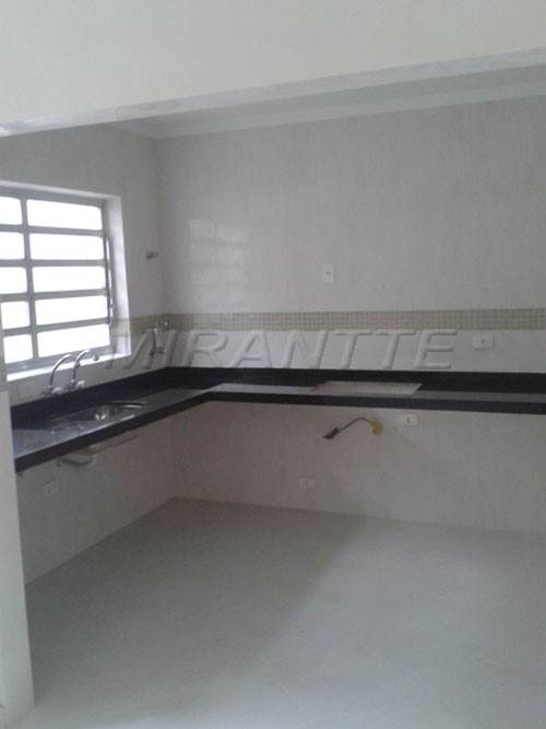 Sobrado de 340m² com 3 quartos em Jardim Virginia Bianca