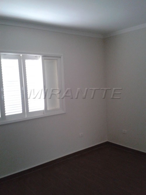 Sobrado de 340m² com 3 quartos em Jardim Virginia Bianca